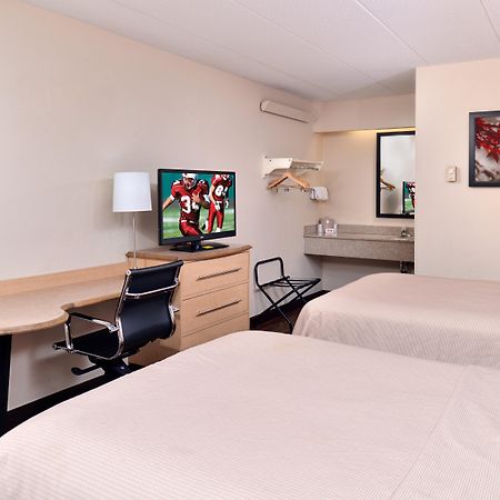 Hotel Super 8 By Wyndham Deerfield - Northbrook Exterior foto