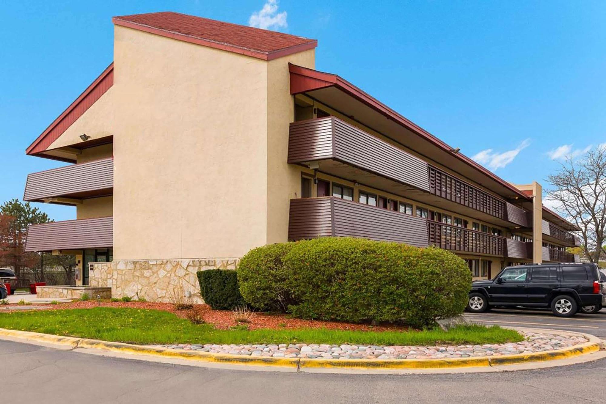 Hotel Super 8 By Wyndham Deerfield - Northbrook Exterior foto